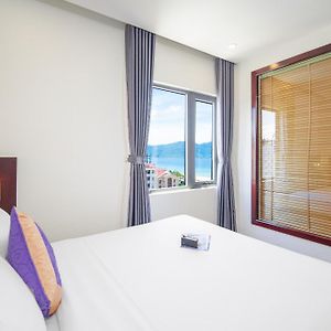 Zimmer mit Kingsize-Bett